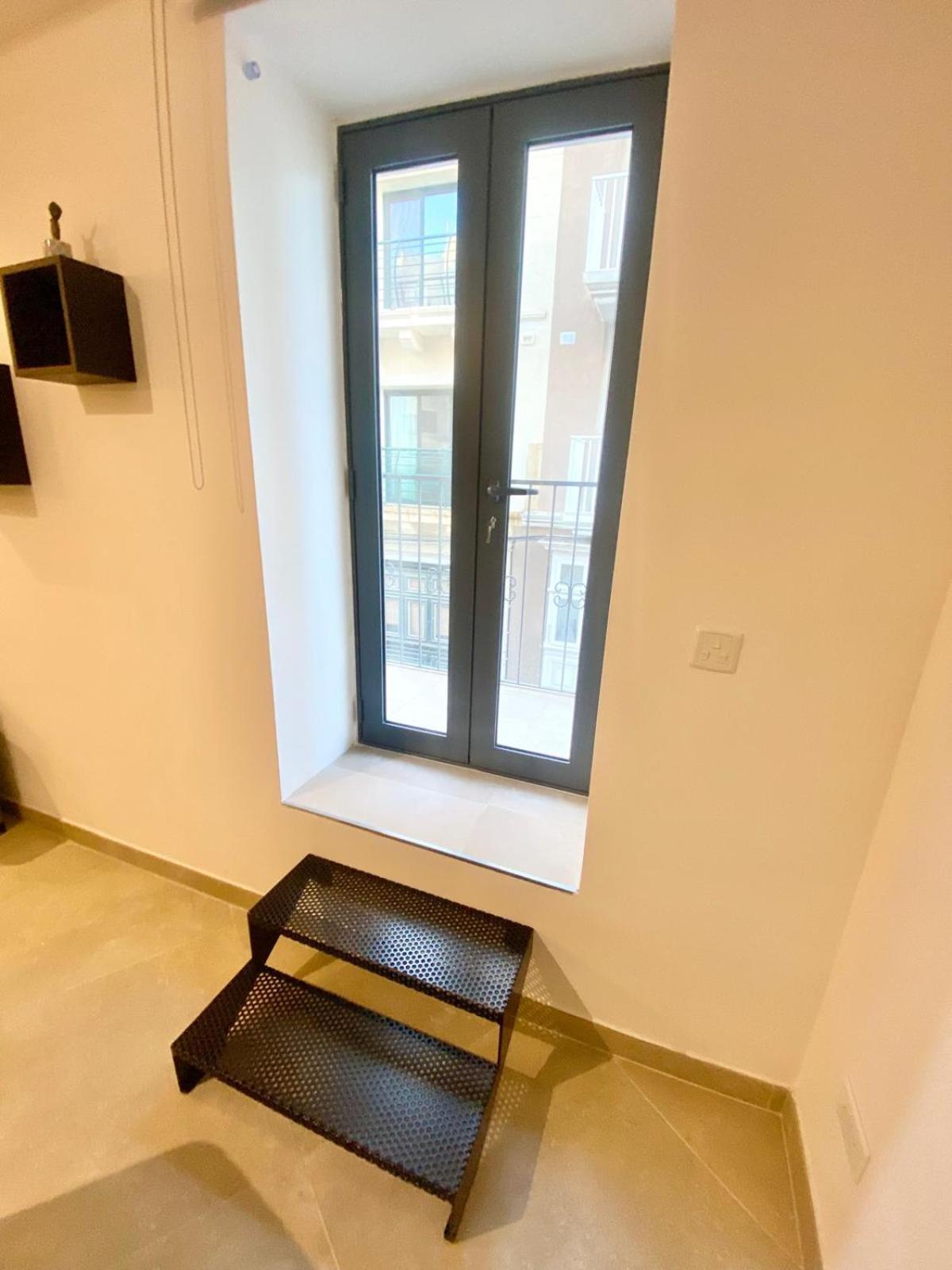 Cosy Modern In Il-gzira Gzira