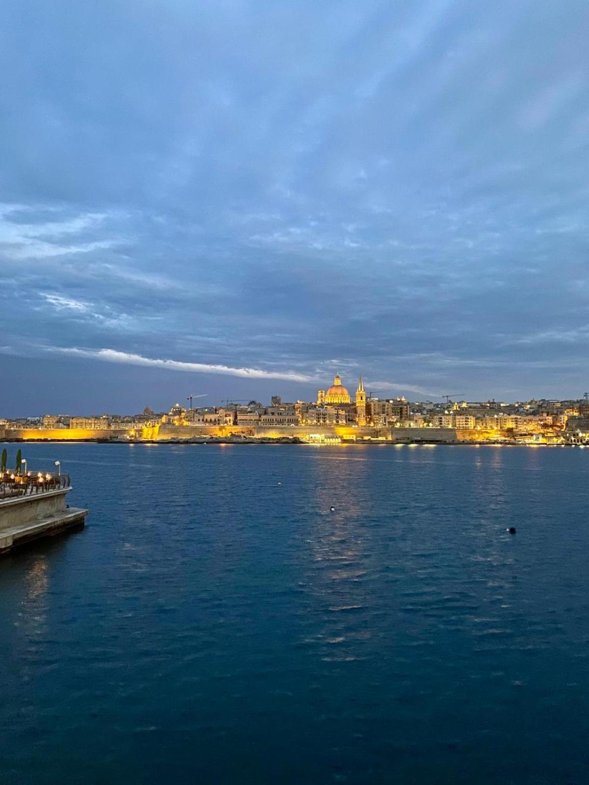 Cosy Modern In Il-gzira *